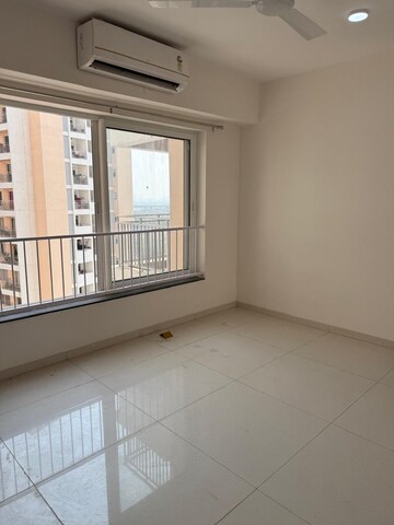 Room in 3 BHK Apartment at Shapoorji Pallonji Joyville Gurgaon, Sector 102 – for Rent