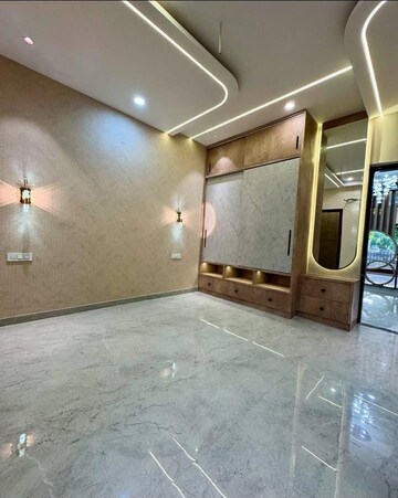 Living Room in 3.5 BHK Builder Floor at Sector 35 – for Sale