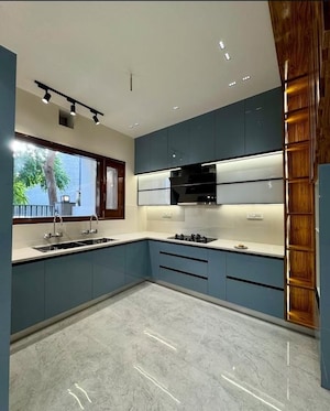 Kitchen in 3.5 BHK Builder Floor at Sector 35 – for Sale