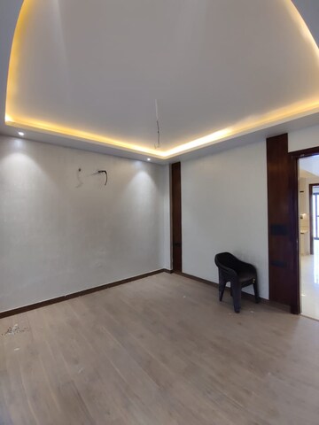 Room in 2 BHK Builder Floor at Gms Road – for Rent