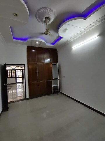 Room in 2 BHK Builder Floor at Gms Road – for Rent