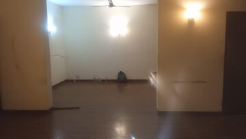 Room in 4 BHK Builder Floor at New Friends Colony – for Rent