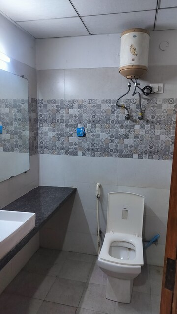 Bathroom in 1 BHK Apartment at Paramount Golfforeste, Zeta I Greater Noida – for Rent