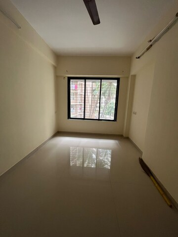 Room in 2 BHK Apartment at Vaibhavlaxmi Stella Sapphire, Chembur – for Rent