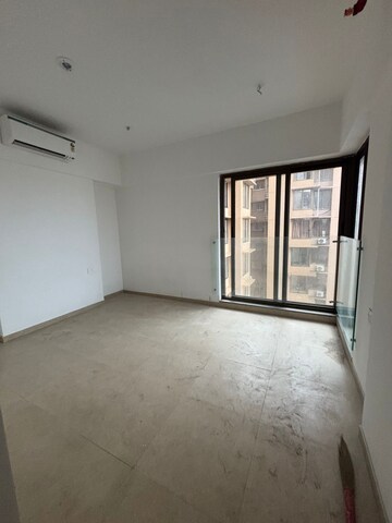 Room in 6 BHK Apartment at Kanakia Silicon Valley, Powai – for Sale