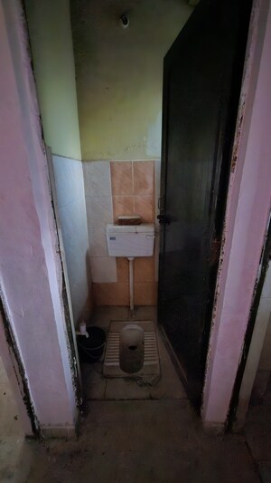 Bathroom in 1.5 BHK Apartment at Sector 10 Greater Noida – for Sale