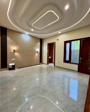 Building Lobby in 2.5 BHK Builder Floor at Sector 29 – for Sale