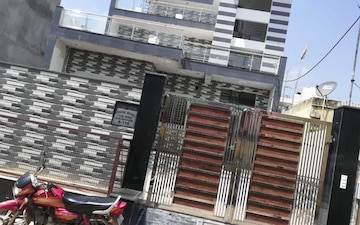 6+ BHK Independent House For Sale in New Palam Vihar 3, Sector 111
