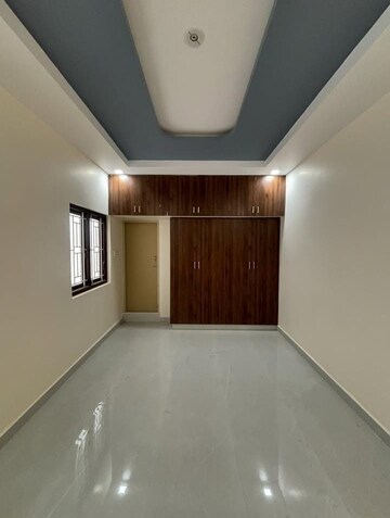 Room in 2 BHK Builder Floor at Sector 33 – for Rent