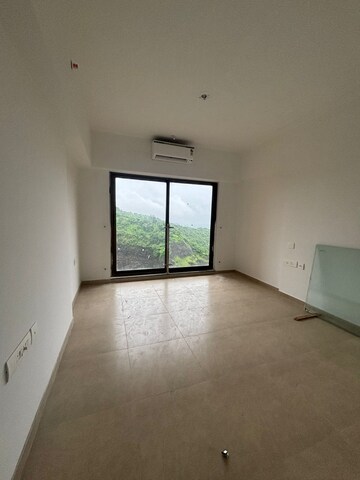 Room in 3 BHK Apartment at Kanakia Silicon Valley, Powai – for Sale