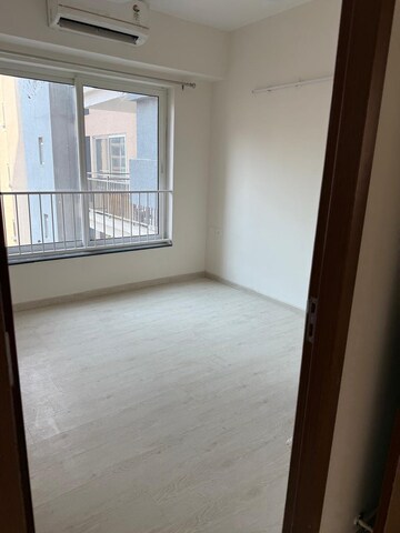 Room in 4 BHK Apartment at Shapoorji Pallonji Joyville Gurgaon, Sector 102 – for Rent