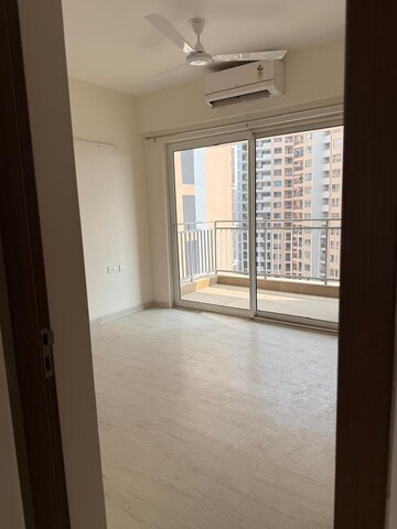 Room in 4 BHK Apartment at Shapoorji Pallonji Joyville Gurgaon, Sector 102 – for Rent