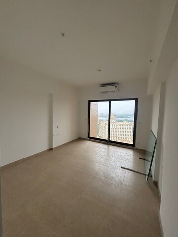 Room in 3 BHK Apartment at Kanakia Silicon Valley, Powai – for Sale
