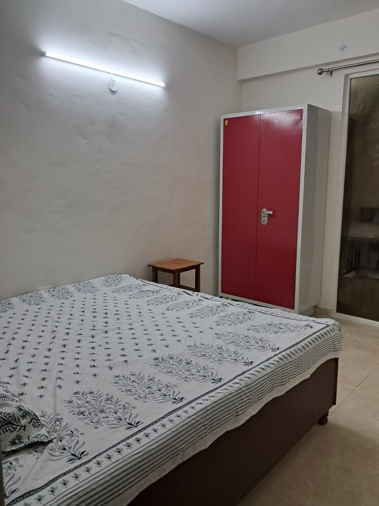 Bedroom, signature-global-sco 2.5 Bedroom 1081 Sq.Ft. Apartment In Sohna Sector 36 Gurgaon 8822584