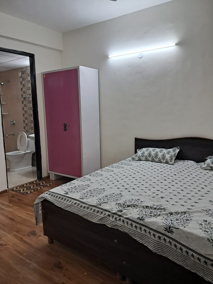 Bedroom, signature-global-sco 2.5 Bedroom 1081 Sq.Ft. Apartment In Sohna Sector 36 Gurgaon 8822584