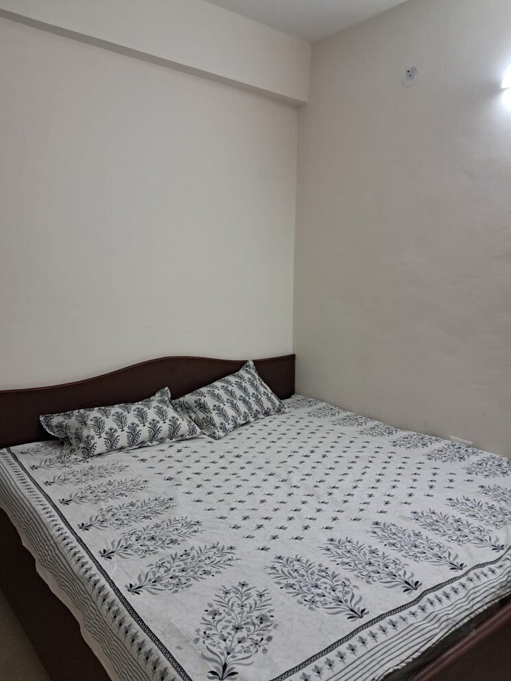 Bedroom, signature-global-sco 2.5 Bedroom 1081 Sq.Ft. Apartment In Sohna Sector 36 Gurgaon 8822584