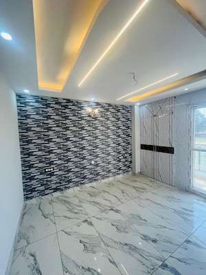 Bedroom in 3 BHK Builder Floor at Gms Road – for Sale