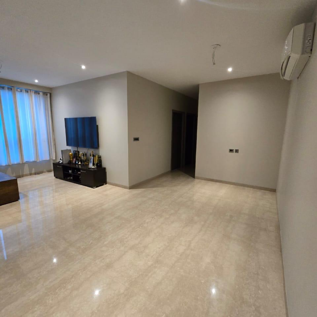 3 BHK + Extra Room Apartment For Sale in Oberoi Sky City