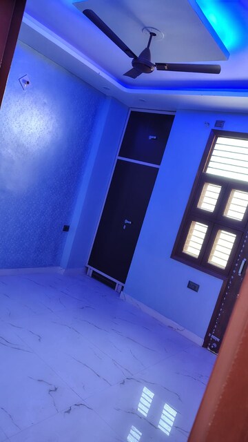 Furnished Amenities in 3 BHK Builder Floor at Dwarka Mor – for Rent