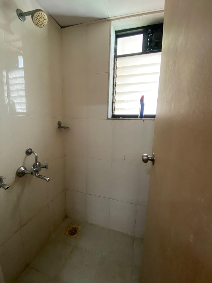 Bathroom, lodha-crown-quality-homes-dombivli 1 Bedroom 305 Sq.Ft. Apartment In Dombivli East Thane 8822617