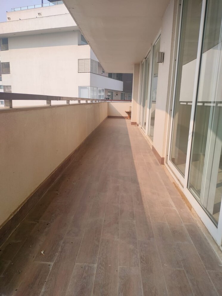 Balcony, salcon-the-verandas 5 Bedroom 5500 Sq.Ft. Apartment In Sector 54 Gurgaon 8822616