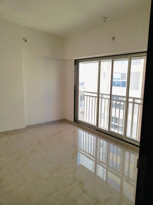 Room in 3 BHK Apartment at Dem Cygnus, Kandivali West – for Sale