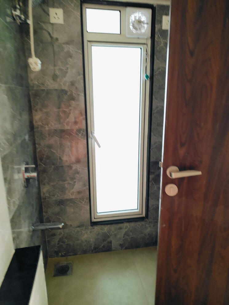 Bathroom, dem-cygnus 3 Bedroom 867 Sq.Ft. Apartment In Kandivali West Mumbai 8822643
