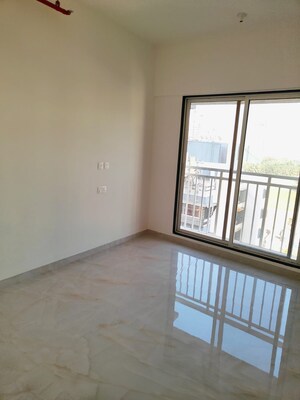 Room in 3 BHK Apartment at Dem Cygnus, Kandivali West – for Sale