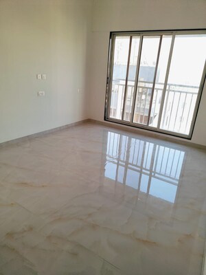 Room in 3 BHK Apartment at Dem Cygnus, Kandivali West – for Sale