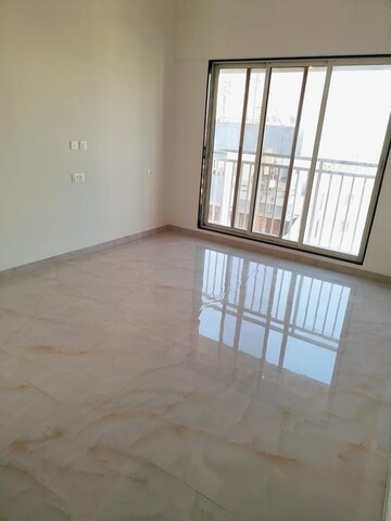 Room in 3 BHK Apartment at Dem Cygnus, Kandivali West – for Sale