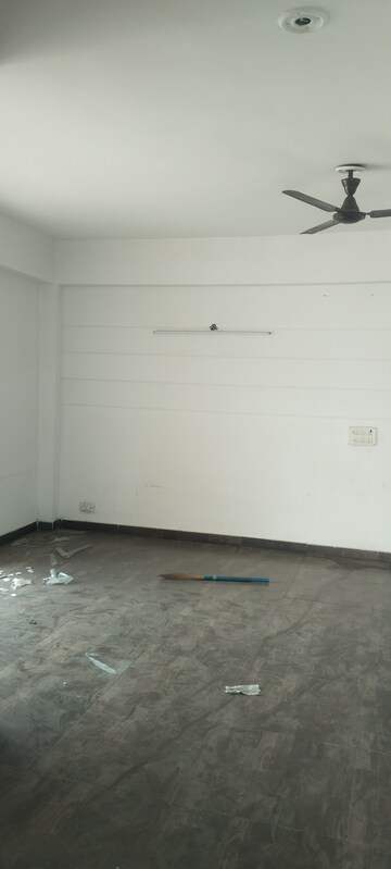 Room in 3 BHK Builder Floor at Proview Laboni, Dundahera – for Sale