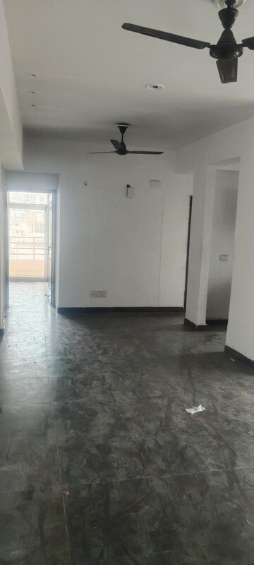 Room in 3 BHK Builder Floor at Proview Laboni, Dundahera – for Sale