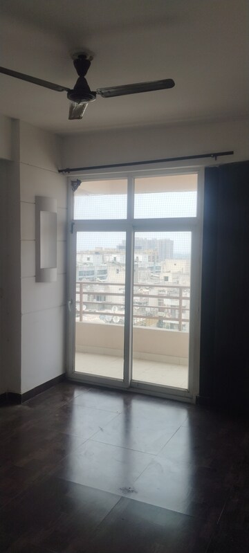 Room in 3 BHK Builder Floor at Proview Laboni, Dundahera – for Sale