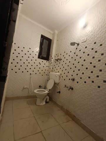 Bathroom in 2 BHK Apartment at Mayur Vihar Phase 1 – for Rent