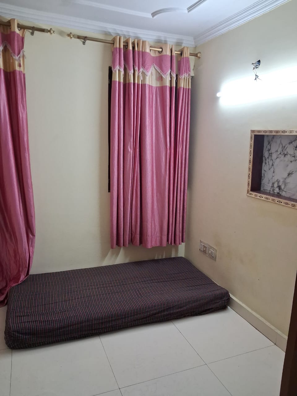 2 BHK Apartment For Rent in Prakash Property