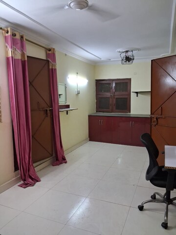 Living Room in 2 BHK Apartment at Mayur Vihar Phase 1 – for Rent