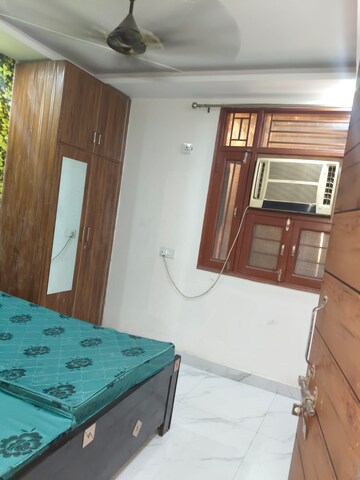 Furnished Amenities in 3 BHK Builder Floor at Dwarka Mor – for Rent