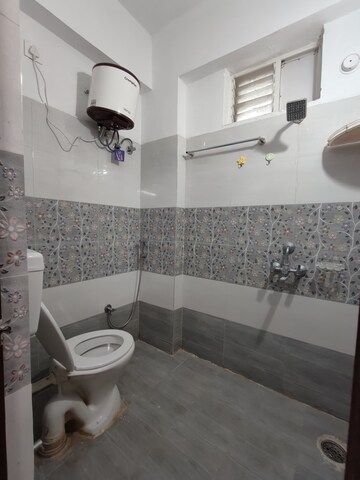 Bathroom in 1 BHK Apartment at Arihant Tower Vakola, Santacruz East – for Rent