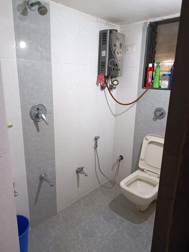 Bathroom, laxmi-apartment-chunabhatti 3 Bedroom 780 Sq.Ft. Apartment In Chunabhatti Mumbai 8822708
