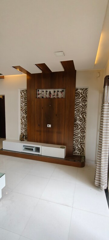 Room in 3 BHK Apartment at Model Colony – for Rent