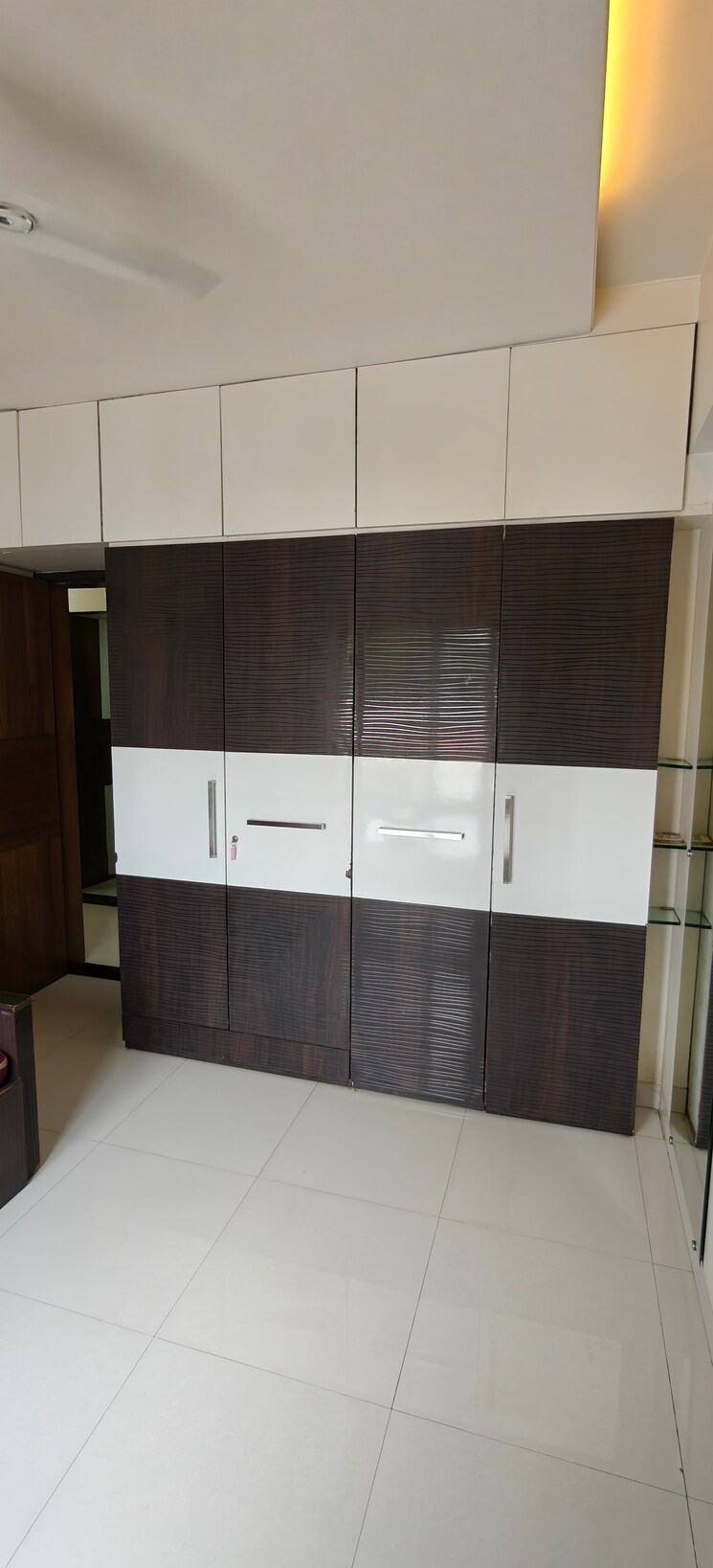 Room, model colony 3 Bedroom 1500 Sq.Ft. Apartment In Model Colony Pune 8822748