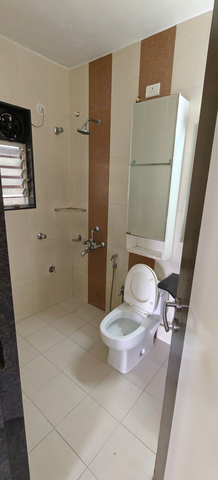 Bathroom, model colony 3 Bedroom 1500 Sq.Ft. Apartment In Model Colony Pune 8822748