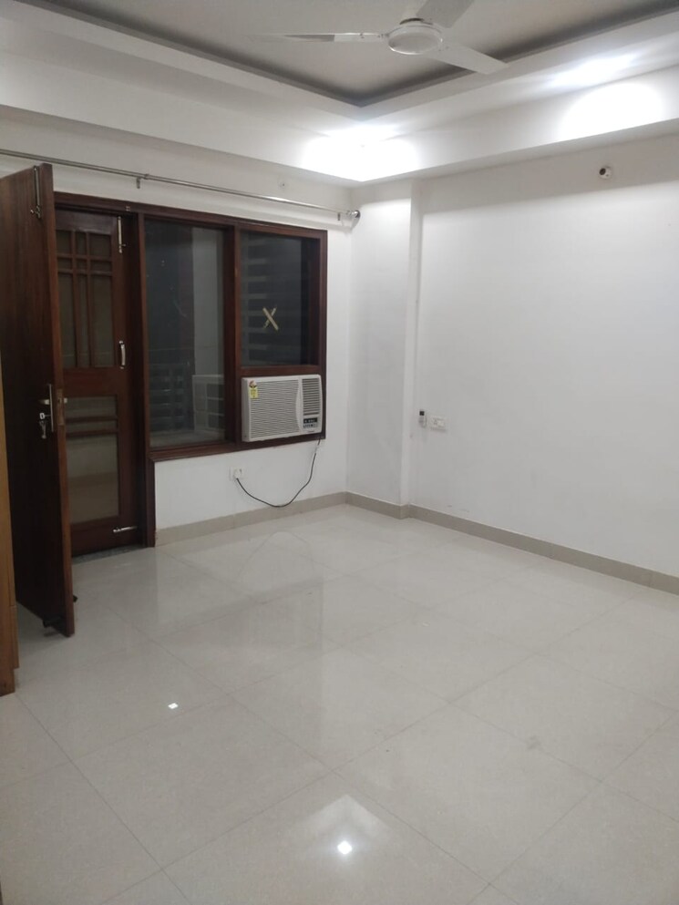 Room, sector 46 2 Bedroom 1458 Sq.Ft. Builder Floor In Sector 46 Gurgaon 8822745