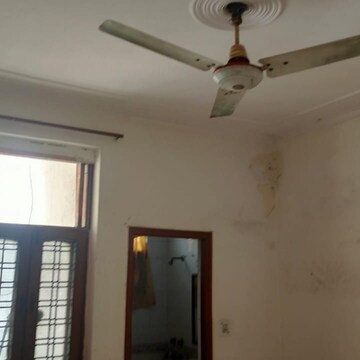 Room in 2 BHK Builder Floor at Ashoka Enclave Faridabad, Ashoka Enclave – for Rent