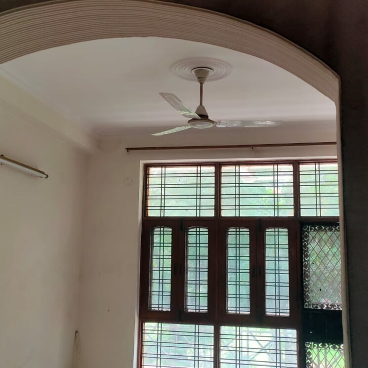 Room, ashoka-enclave-faridabad 2 Bedroom 200 Sq.Yd. Builder Floor In Ashoka Enclave Faridabad 8822770