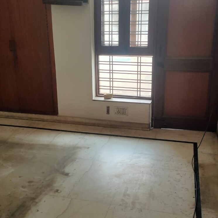 Room, ashoka-enclave-faridabad 2 Bedroom 200 Sq.Yd. Builder Floor In Ashoka Enclave Faridabad 8822770