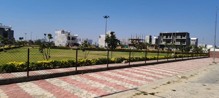 Garden, wave-city  338 Sq.Mt. Plot In Wave City Ghaziabad 8822774