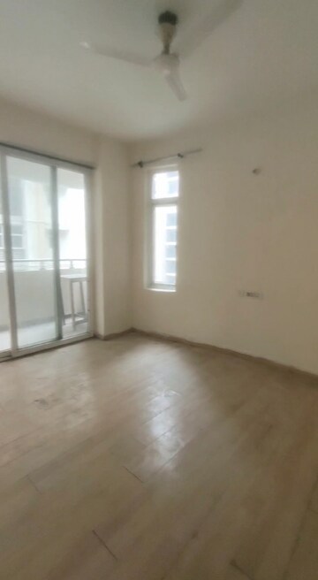 Room in 4 BHK Apartment at Sam Residency, Sain Vihar – for Rent