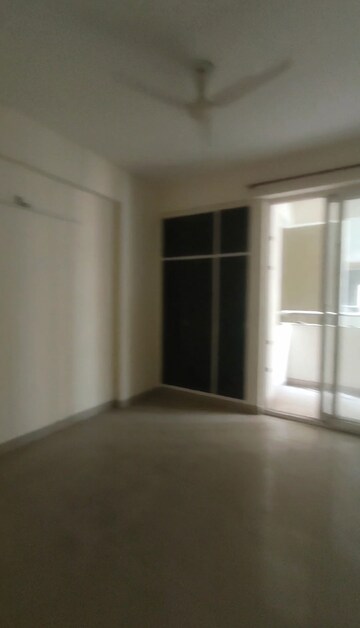 Room in 4 BHK Apartment at Sam Residency, Sain Vihar – for Rent