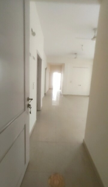 Room in 4 BHK Apartment at Sam Residency, Sain Vihar – for Rent